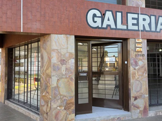 Puerta de ingreso de la Galería San Martín, número 1760